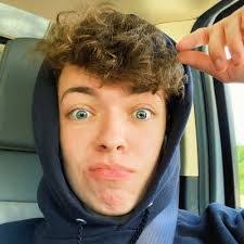 Dexter Mcqueen's Instagram, Twitter & Facebook