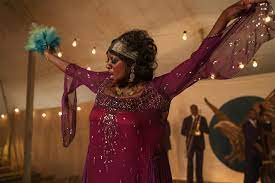 Viola davis opens up to jon wertheim about her new role as ma rainey, her relationship with august wilson's material, a bold scene on how to get away at age 55, davis put on weight and padding, put in gold teeth, and plays the irrepressible title character, in the film ma rainey's black bottom. Inside Viola Davis S Swaggering Transformation Into Blues Icon Ma Rainey Vanity Fair