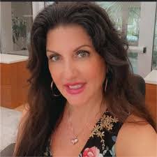 Susan Morrone's Instagram, Twitter & Facebook