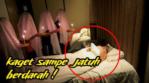 Malaikat mikail adalah malaikat yang bertugas membagikan rezeki kepada seluruh makhluk allah swt. Prank Malaikat Pencabut Nyawa Sampe Jatuh Berdar4h Youtube