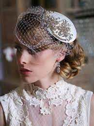 17 Birdcage Veils That Ll Make You Wanna Say I Do Bridal Headpieces Bridal Fascinator Wedding Headpiece