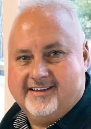 Eric Lister's Instagram, Twitter & Facebook