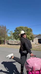 Ally Castro (@allycastro04)