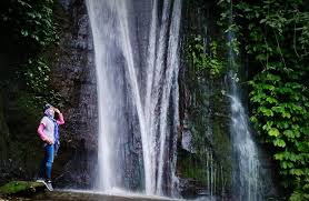 Berbeda dengan kantor instansi pemerintahan. Air Terjun Tarzan Coban Alami Di Kaki Gunung Bromo Malang