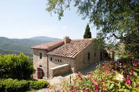 In den sanften grünen hügeln des chianti und um florenz, hin zu den etwas höheren lagen um arezzo und cortona und in der südliche toskana mit montalcino und montepulciano. Wunderschone Villa San Martino In Der Toskana Nahe Arrezzo Mieten