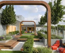 Previously The Staff At The Hospital Had Nowhere To Escape From The Pressured Workplace Environmen Roof Garden Architecture Public Garden Design Rooftop Design