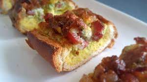 Gratinate per 2 minuti sotto al grill alla massima potenza e sfornate. Baguette Ripiena Al Forno Da Leccarsi Le Dita