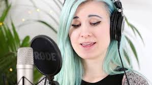 Aileen Day's Instagram, Twitter & Facebook