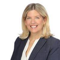 Lisa Erickson's Instagram, Twitter & Facebook