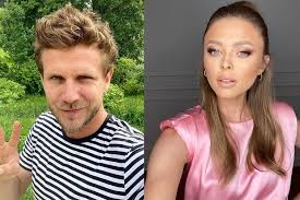 Na instagramie aktorka opublikowała ich wspólne zdjęcie, pod którym pojawiło się wiele komentarzy od zaskoczonych fanów. Antek Krolikowski Jest Zakochany Aktor Oficjalnie Potwierdzil Zwiazek Z Joanna Opozda