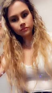 Kari Durham's Instagram, Twitter & Facebook