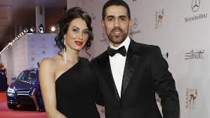 Aus der zweiten ehe ihrer mutter mit einem arzt stammen als halbgeschwister zwillinge (* 2008). Bushido Warum Ehefrau Anna Maria Ihn In Der Hand Hat Watson