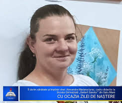 Uniunea Ucrainenilor din România transmite cele mai calde urări de bine  dnei. Alexandra Mariana Iurac, învățătoare-educator la Școala Gimnazială  „Gellert Sandor” din Satu Mare. ~ Cu o carieră începută în anul 2008,