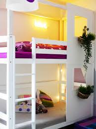 Hochbett / abenteuerbett aus massivholz buche. Ein Hausbett Fur Geschwister Wir Verwandeln Ein Etagenbett In Ein Haus Https Familieberlin De