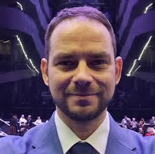 Michael Laudrup is the greatest player in the world, in training." (Michel  Platini) "Laudrup's game is like a dream, a magical illusion". (Johan  Cruijff) “Michael Laudrup has eyes everywhere.” (Jorge Valdano) “Laudrup