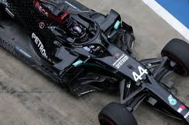 Lewis Hamilton Debuts New Black Helmet With Blm Message At Austrian Grand Prix Formula 1 Formula 1 Austrian Grand Prix Lewis Hamilton Formula 1