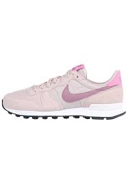 Die fröhlich, frechen damensneaker der nike damenschuhe gibt es in den verschiedensten modellen und farben. Nike Sportswear Internationalist Sneaker Fur Damen Pink Planet Sports