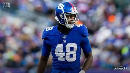 Linebacker Tay Crowder dominates the spring league stat sheets, do AI tạo