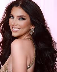 Haley Knutson's Instagram, Twitter & Facebook