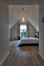 mooi detail de zwarte rand van de sprei teruglaten komen in de gordijnen villabouw sels houten vloer slaapkamer interieur slaapkamerideeen slaapkamer