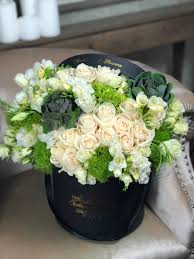 You may also choose to send soft toys, candies, chocolates, wine with the flowers for your loved ones in san antonio. Freshness Flower Delivery San Antonio Heights