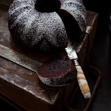 Toffee torte with bourbon anglaise, spiced. Rezept Von Melissa Forti Whisky Schokoladen Gugelhupf Valentinas Best Of Cookbooks