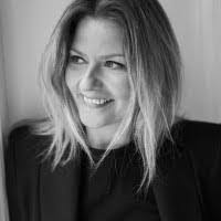 Sarah Spear's Instagram, Twitter & Facebook