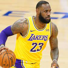 Lebron james has averaged at least 25 points, 5 rebounds and 5 assists in 15 different seasons. Lebron James Lakers Should Be In Panic Mode Sports Illustrated