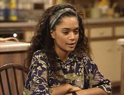 9 90s Hairstyles To Add Back Into Your Beauty Routine Right Now 90s Hairstyles Lisa Bonet Hair Styles