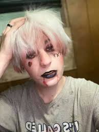 Hey did a look it's like a vampire eboy what you guys think. I forgot how  much fun this is