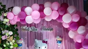 Jika parents berasal dari tanah jawa, budaya ini masih kental untuk dilakukan. Tutorial Dekorasi Tedak Siten Turun Tangga Diy Dekorasi Tedak Siten Balon 7 Bulanan Bayi Adat Jawa Youtube