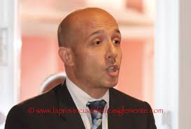 Ultime ore di riflessione, prima dell'apertura dei seggi, fissata alle 7.00  di domenica mattina, per l'elezione dei sindaci e dei Consigli comunali.