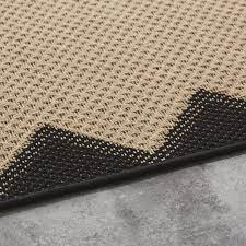 Polypropylen ist eine art von kunststoff, der leicht, haltbar und vielseitig ist. Outdoor Teppich Aus Gewebtem Polypropylen Beige Schwarz 120x180cm Adjoua Maisons Du Monde