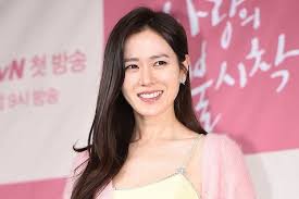 Son ye jin made her debut at 18. Son Ye Jin Dikabarkan Bakal Bintangi Film Hollywood