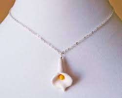 Arum Calla Lily Necklace White Calla Lily Jewelry Alcatraz Etsy Calla Lily Jewelry Lily Necklace Flower Pendant Necklace