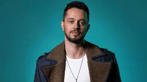 Bağışlanan fidanlar ağaçlandırma sahasında ferdi bağışlar ormanı içinde yer alır. Yakisikli Sarkici Murat Boz Dan Alkislik Hareket Dogum Gunu Icin Hediye Degil Fidan Istedi