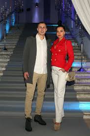 Alexandra silvestrovici (born radu) was born on month day 1927, at birth place, to vasile manuil silvestrovici and maria silvestrovici (born vladimir karadikov). Il Natale Dei Calciatori Cene Di Squadra Per Inter Napoli Roma Lazio Milan E Juventus Con Mogli E Fidanzate Corriere It