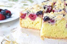 Pachnie upieczonymi truskawkami i świeżym masłem. Ciasta Net Biszkopt Z Owocami