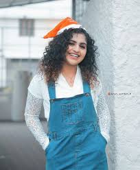 noorin shereef نورن شريف on instagram merry christmas jingle jingle bells singles are the best photocre village girl fashion design my photos