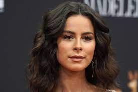 Diesem grundsatz folgte lena bereits mit dem vorgänger stardust. Lena Meyer Landrut Sie Tragt Nur Einen Maulkorb Und Klebeband Brigitte De