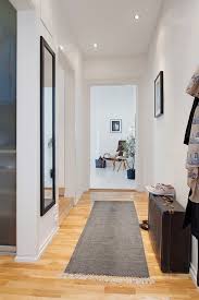 Regarder cette vidéo pour décorer un long couloir sans lumière.émilie, coach déco à domicile du réseau tousmes. 1001 Moyens De Changer D Ambiance Avec Une Idee Deco Couloir Fantastique Pasillos Decoracion De Pasillos Pasillo De La Entrada
