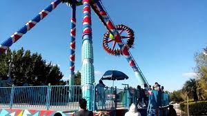 They have very good attractions, like the rollercoasters (torbellino, el vigía, etc), the pendulun, zombiland, octopus, and according to tripadvisor travelers, these are the best ways to experience parque de la costa Parque De La Costa Passaporte Promo Ok Turismo