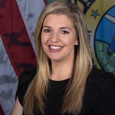 Janet Lomax's Instagram, Twitter & Facebook