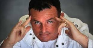 Nervous singer stuns judges with original song