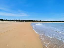 Indice météorologique ainsi que la température minimum et maximum. La Tranche Sur Mer La Plage Centrale Rouvre Samedi Avant D Autres Le 21 Mai La Roche Sur Yon Maville Com