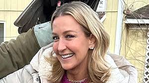 Eagle-eyed GMA fans spot awkward Lara Spencer moment and claim host 'looks  scared' in pic before scary animal attack