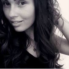 Lara Brooks (@LouiseDagenais)