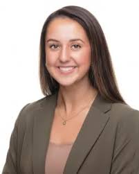 Ellie Mcdowell's Instagram, Twitter & Facebook