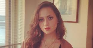 Renata Gross's Instagram, Twitter & Facebook