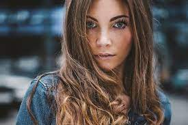Most irish have brown, blonde and red hair and mostly blue but also green or gray eyes with a very pale, freckled skin tone. Hd Wallpaper Women Model Auburn Hair Blue Eyes Freckles Depth Of Field Wallpaper Flare